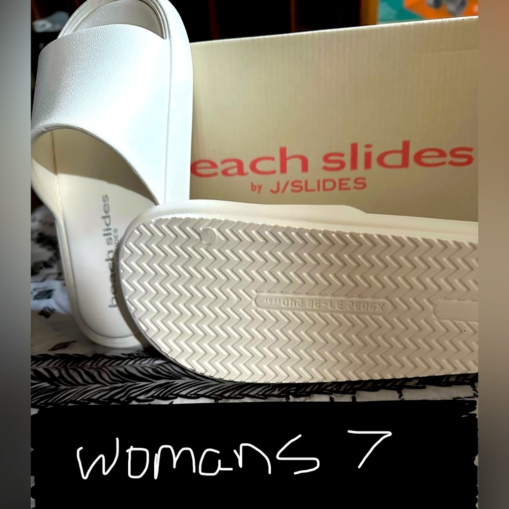 J/SLIDES White Sandals Minimalist Design